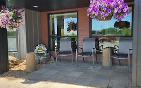 Days Inn & Suites By Wyndham Duluth By The Mall